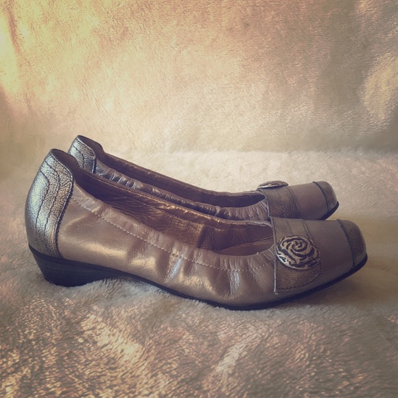 NWOT Sweet leather heels - Picture 1 of 4